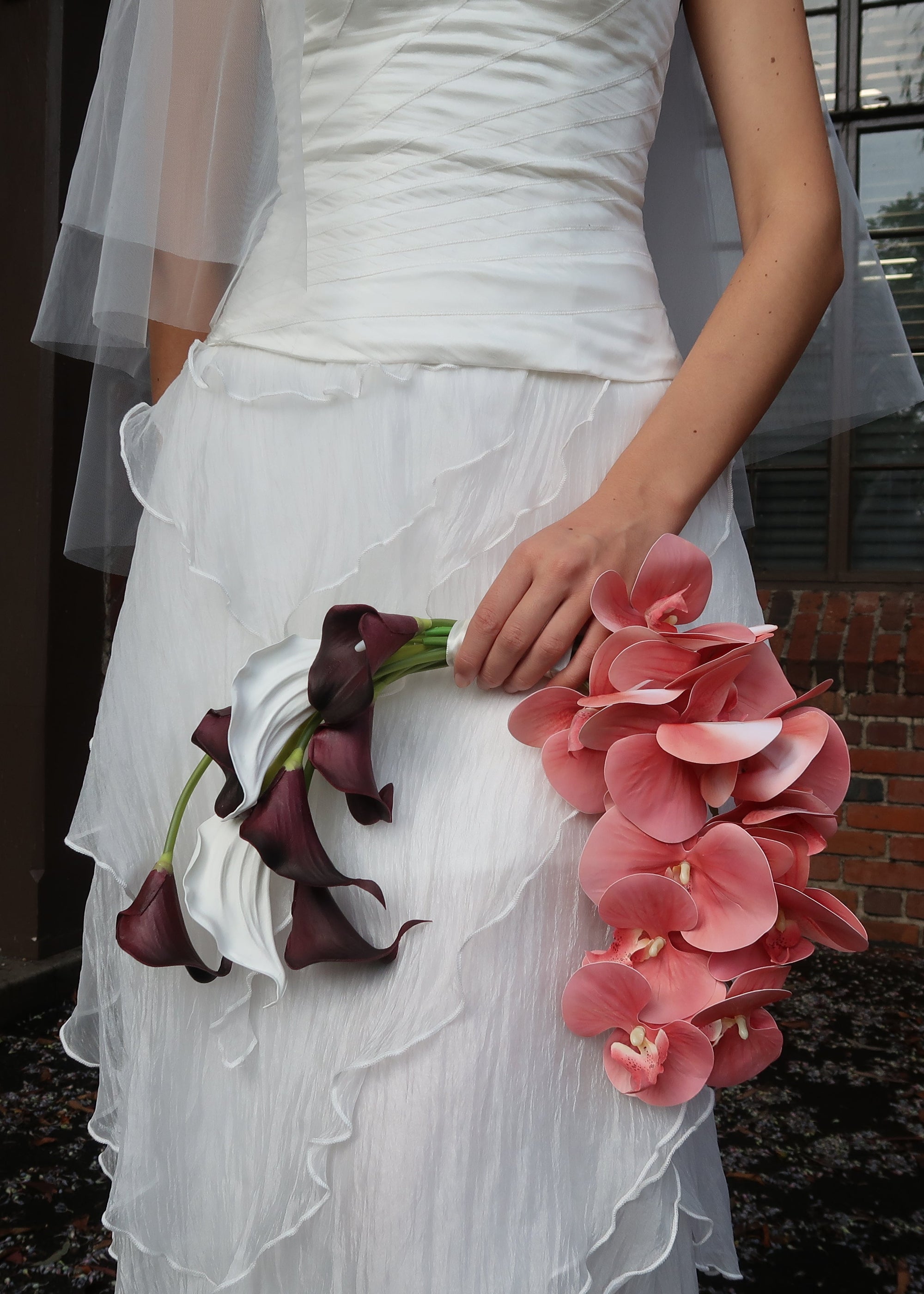 Curved Faux Bridal Bouquet in Mauve